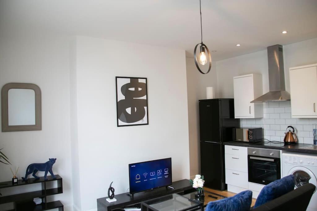 Fortunae'S Cosy Apartment- By Fang Sunderland  Luaran gambar